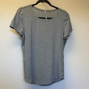 Lululemon Athletica Gray Striped Short Sleeve Tee
